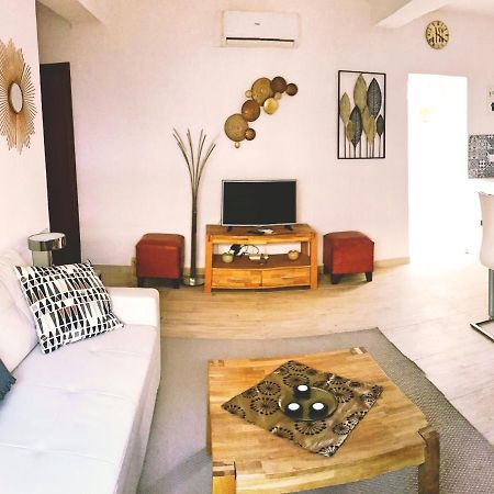 Town House With Patio In Quiet Residential Area 10 Min From Beach Torremolinos Extérieur photo