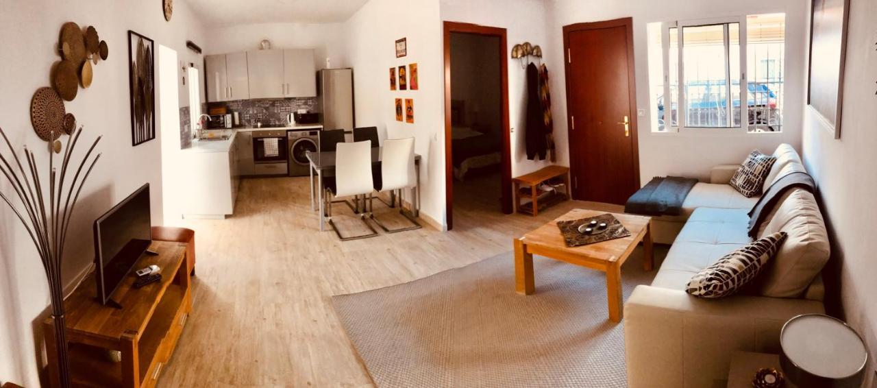 Town House With Patio In Quiet Residential Area 10 Min From Beach Torremolinos Extérieur photo